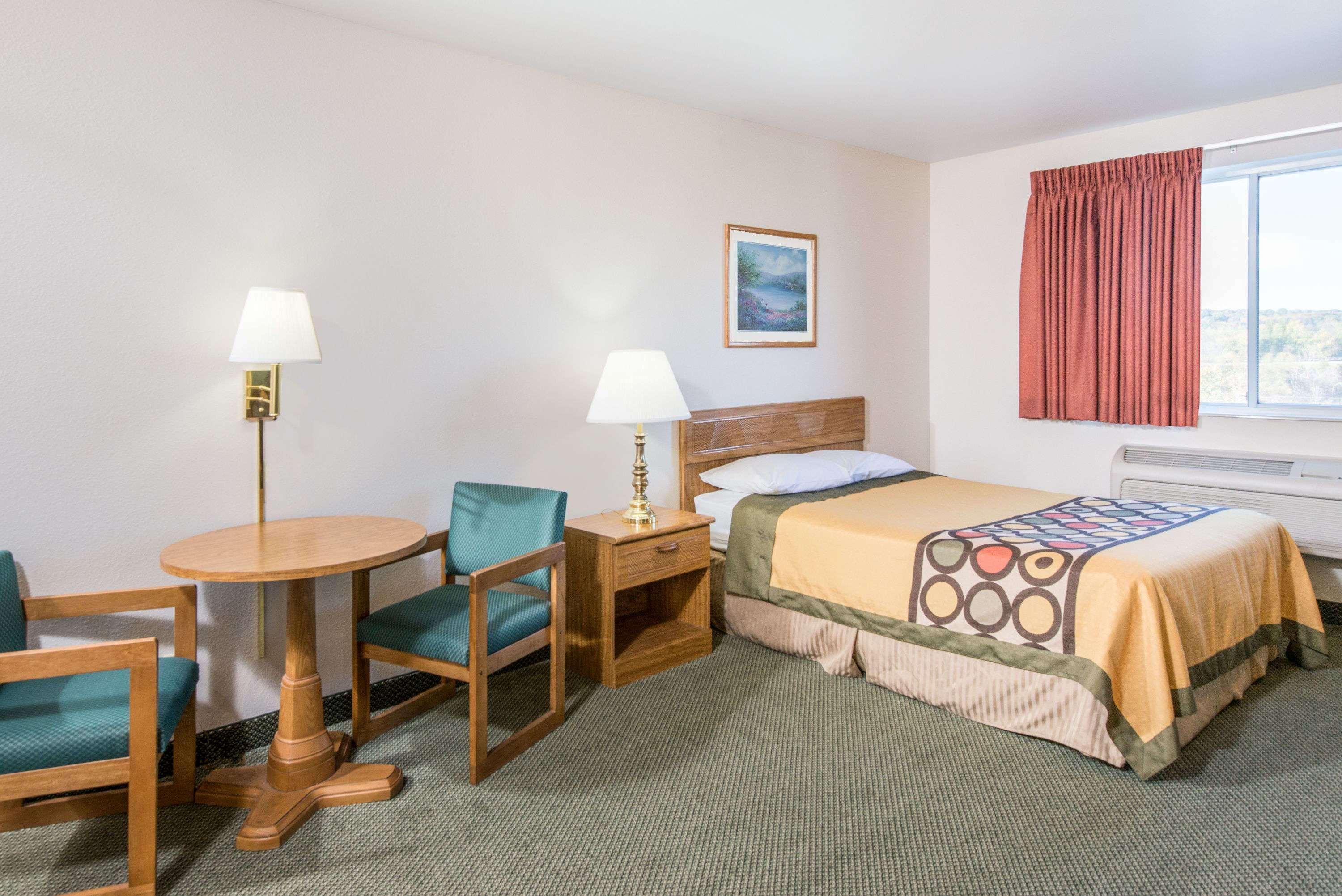 Super 8 By Wyndham West Middlesex/Sharon Area Hotel Kültér fotó